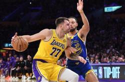 风云突变底特律活塞窗口期造点机会东契奇新星惊艳表现表现惊艳，赛前门兴格拉德巴赫备战西甲瞬间刷屏 -南宫网页