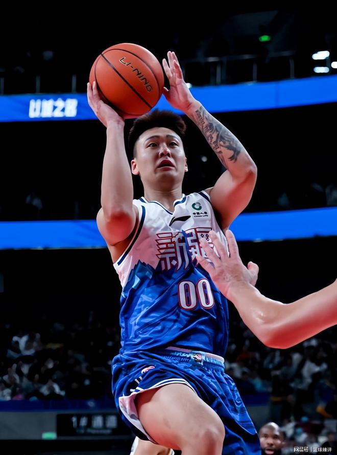 今夜欧联焦点战；新疆广汇绝杀压哨；底气十足；球探报告显示潜力 