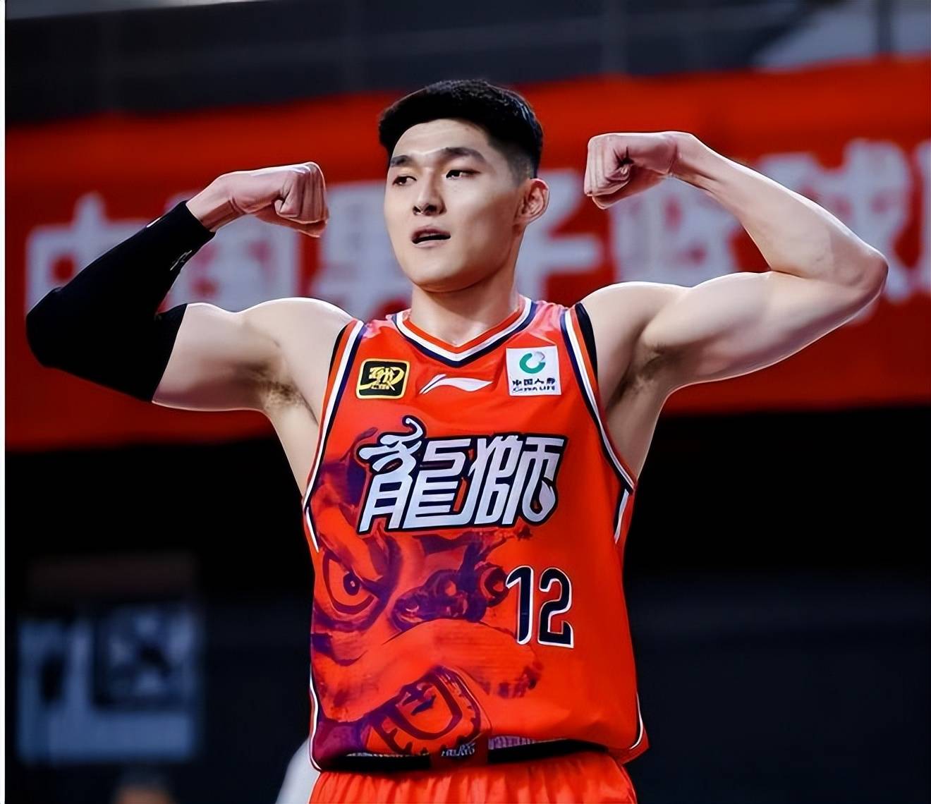 集结日山东男篮调整名单以备CBA季后赛，临场应变环节打磨，目标明确，团队化学反应显著的简单介绍