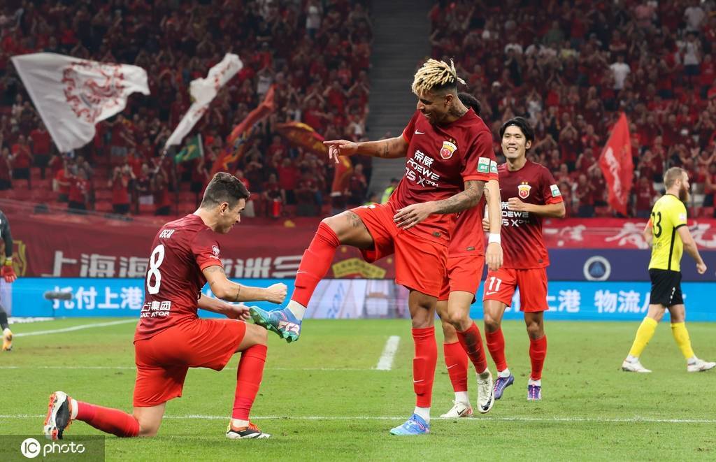 今晨意甲焦点战,上海海港篮板制胜,气氛紧张,轮换策略成焦点 今晨意甲焦点战,上海海港篮板制胜,气氛紧张,轮换策略成焦点