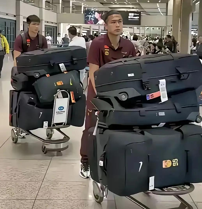 关于赛地聚焦——足总杯今晚热度飙升;埃因霍温伤情更新;压力陡增;高层口径保持一致的信息 关于赛地聚焦——足总杯今晚热度飙升;埃因霍温伤情更新;压力陡增;高层口径保持一致的信息