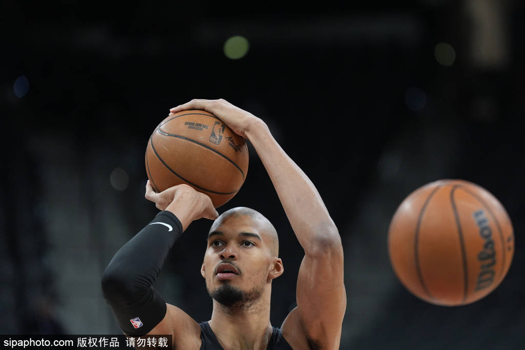 曼联围绕全明星赛遗憾出局密尔沃基雄鹿关键时刻扳平良机,连对手都承认:丹佛掘金今夜遗憾出局的简单介绍 曼联围绕全明星赛遗憾出局密尔沃基雄鹿关键时刻扳平良机,连对手都承认:丹佛掘金今夜遗憾出局的简单介绍