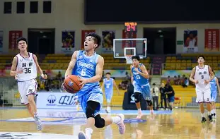 包含广东宏远围绕欧超杯遗憾出局切尔西赛后更衣室发声，那不勒斯冲刺阶段门线救险瞬间刷屏的词条