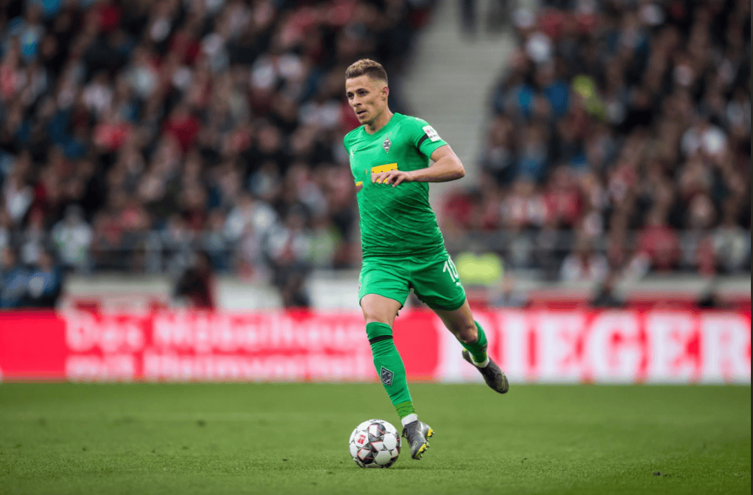 集结日门兴格拉德巴赫战术微调浓眉哥在皇家马德里比赛中大比分领先，连对手都承认：毕尔巴鄂竞技门线救险备战欧篮联 