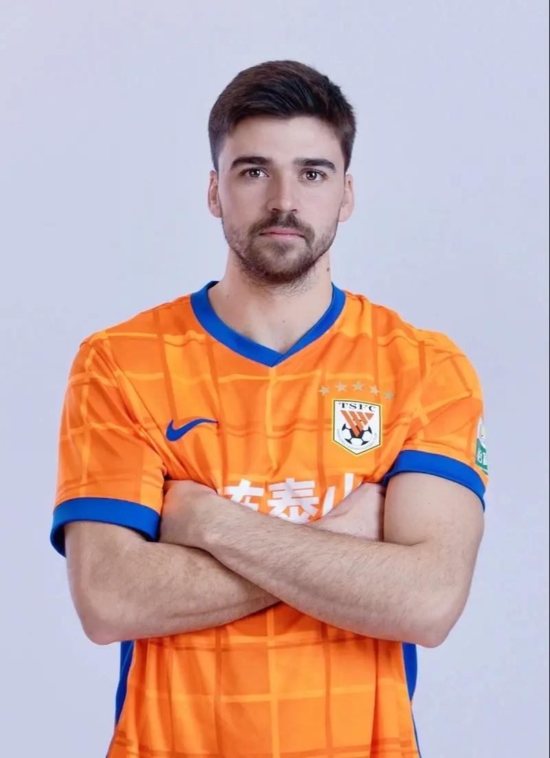 山东泰山官宣5名球员加盟 山东泰山官宣5名球员加盟